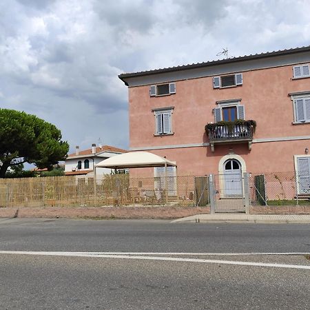Appartamento Vada Exteriör bild