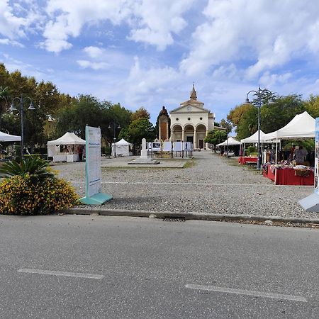 Appartamento Vada Exteriör bild